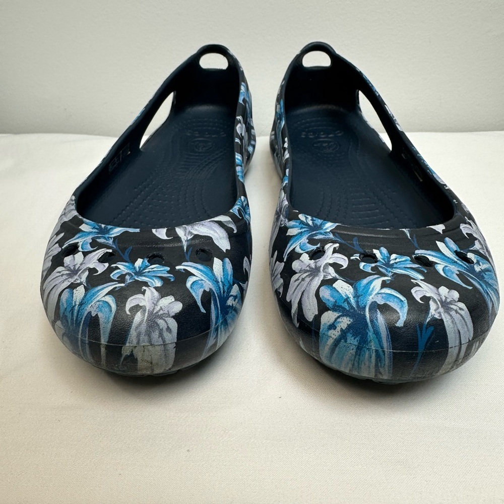 CROCS Women's Black Sienna Floral Flats with Blue Purple & White Blossoms - Picture 3 of 9